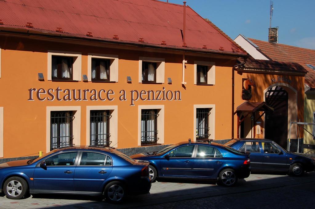 Penzion A Restaurace Na Jizdarne Kroměříž エクステリア 写真